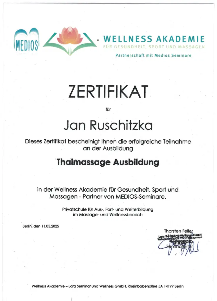 standing-office-yoga-workout-workout Zertifikat Thai-Massage von Jan Ruschitzka